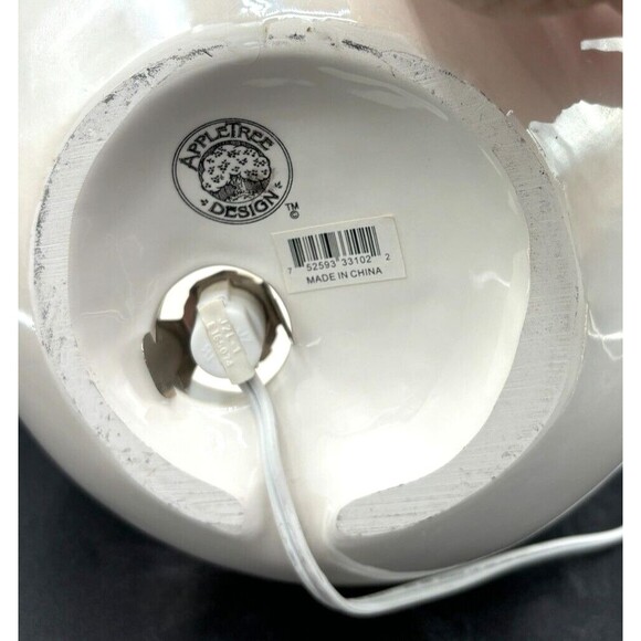 Appletree Design Holy Family Nativity Lighted Globe 7-1/4-Inch Tall w/Cord 2005 - Picture 10 of 16